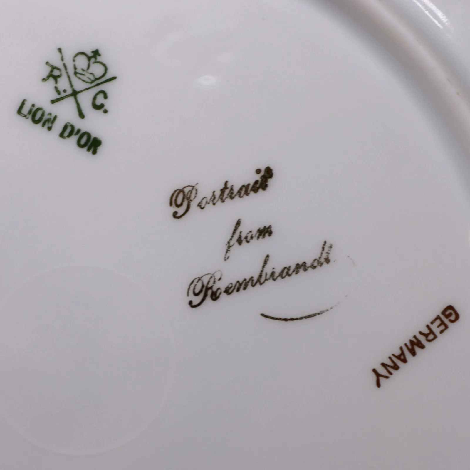 RC Rosenthal Lion D-or Portrait of Rembrandt 8" Lunch Plate Blue Gold 1891-1906